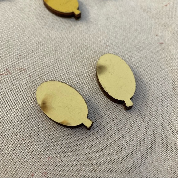 New Wooden Balloon Stickers for DIY Crafts - Picture 3 of 5